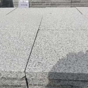 济宁 白麻花岗岩石材推荐 荔枝面地铺石