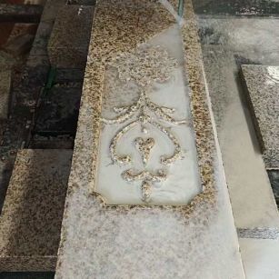 济宁 黄金麻花岗岩异形加工雕刻栏杆大柱