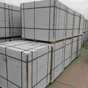 济宁 白麻花岗岩石材荔枝面地铺石（300*600*50）