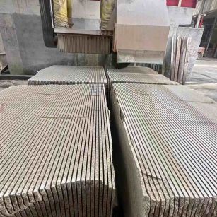 济宁 车间生产日常，黄金麻白麻花岗岩