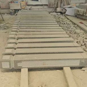 济宁 芝麻白异形加工雕刻-栏杆大柱，方柱