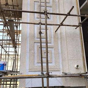 济宁 黄金麻花岗岩别墅外墙干挂回纹造型效果