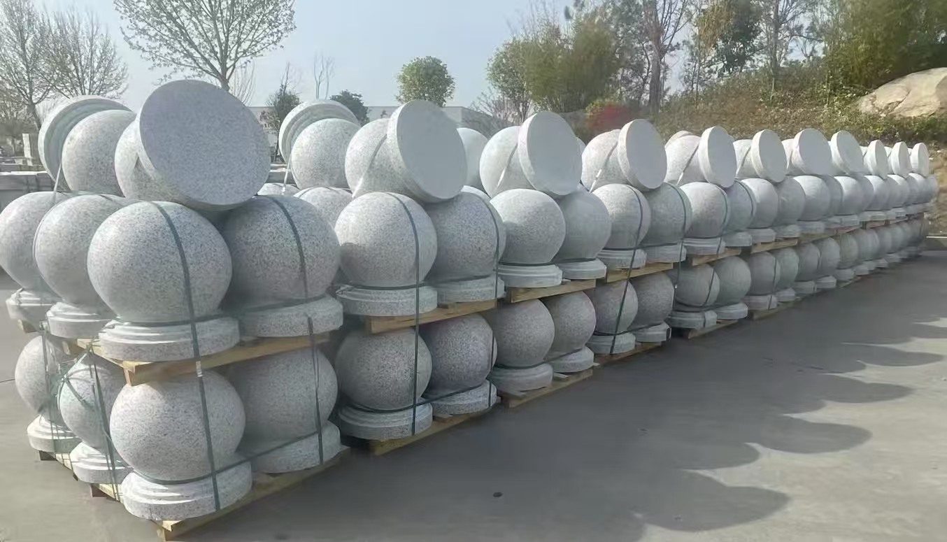济宁 白麻花岗岩石材圆球，石球，挡车球，隔离球，景观石球，风水球等