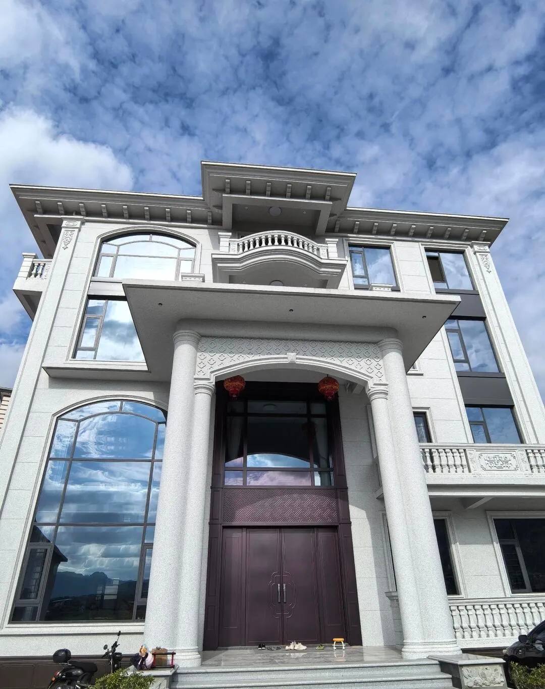 济宁白麻别墅外墙干挂石材效果示例