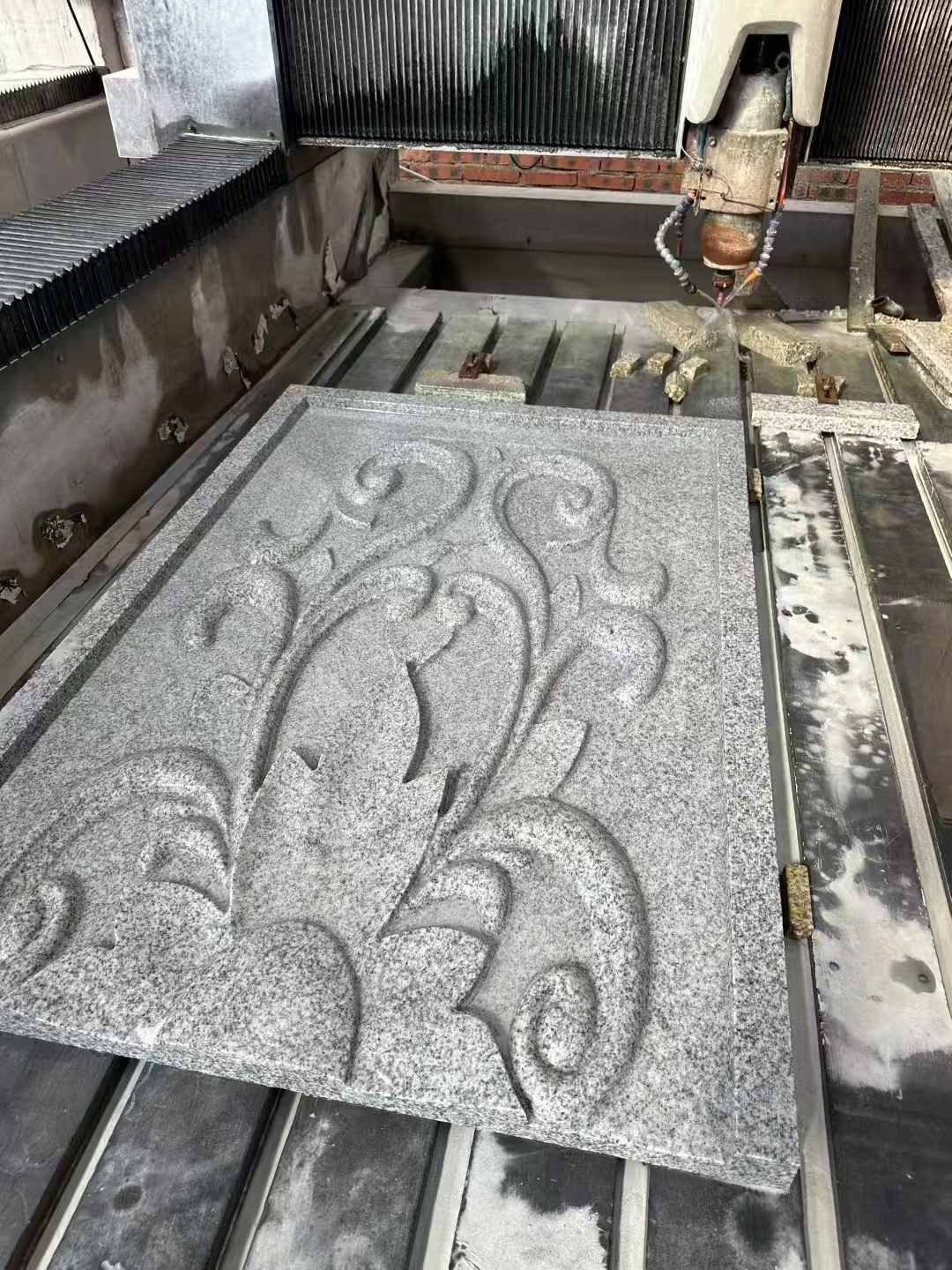 济宁 白麻别墅干挂雕花板