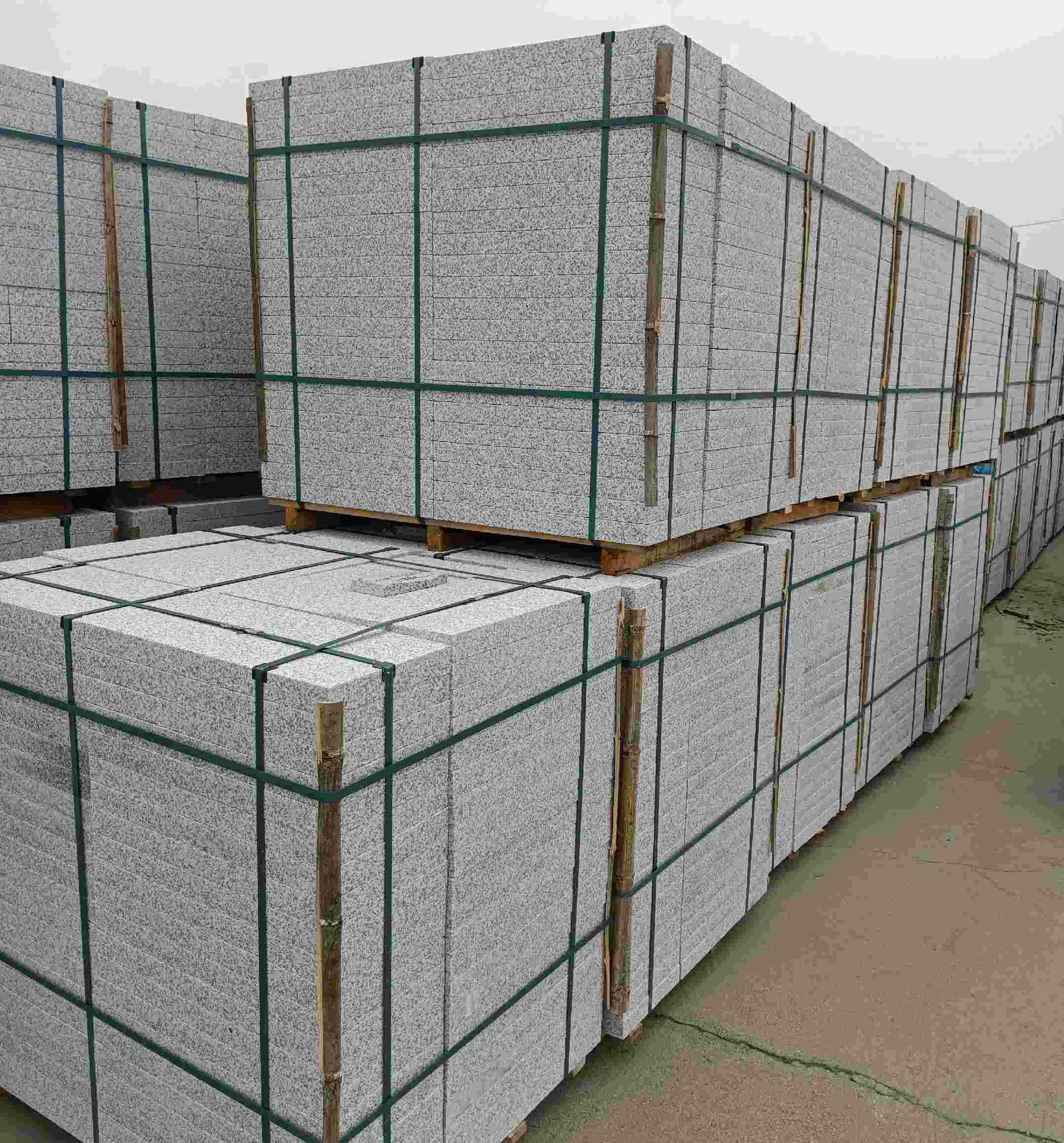 济宁 白麻花岗岩石材荔枝面地铺石（300*600*50）