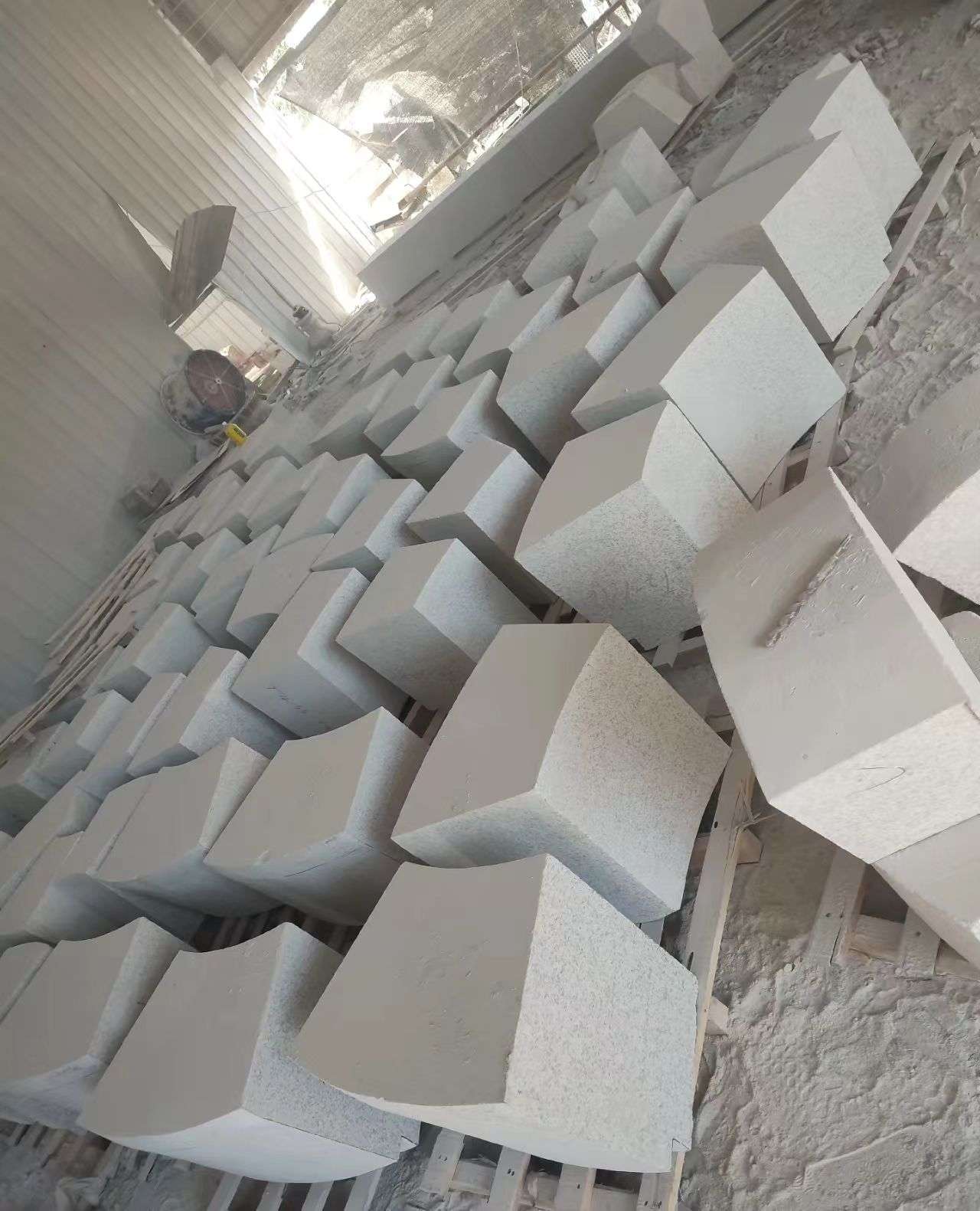 济宁 白麻花岗岩异形坐凳