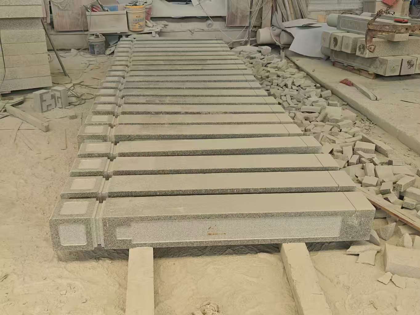 济宁 芝麻白异形加工雕刻-栏杆大柱，方柱