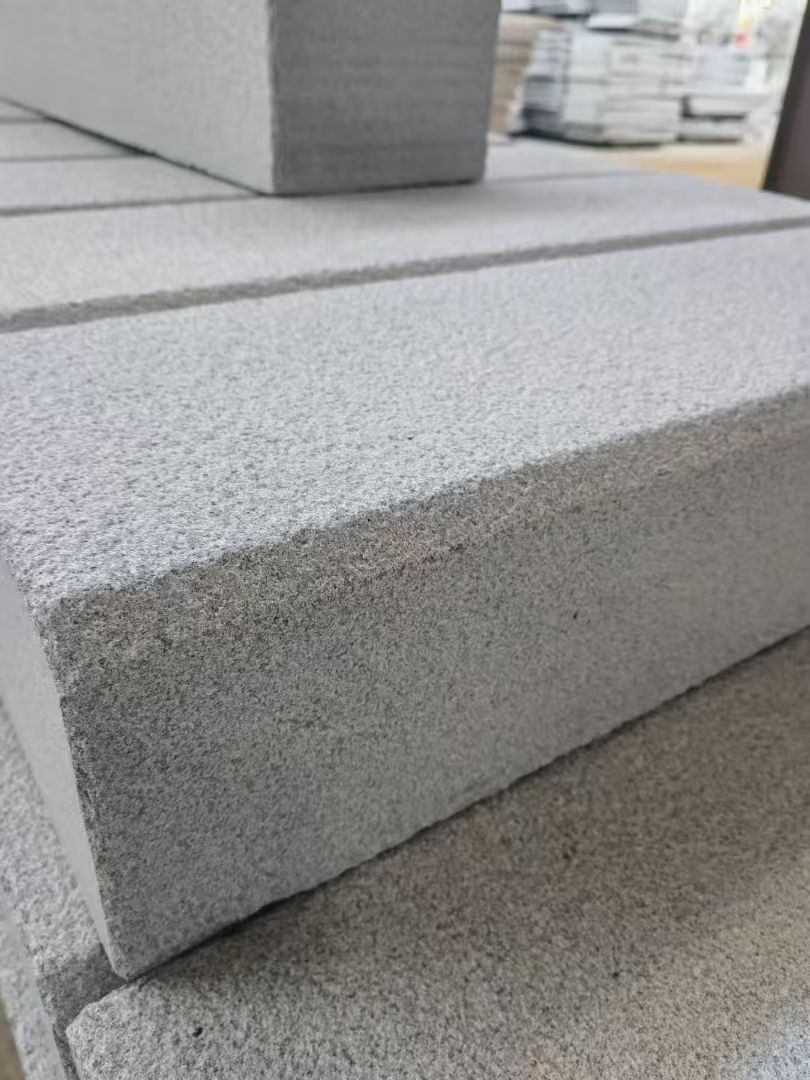 济宁 芝麻灰荔枝面路沿石