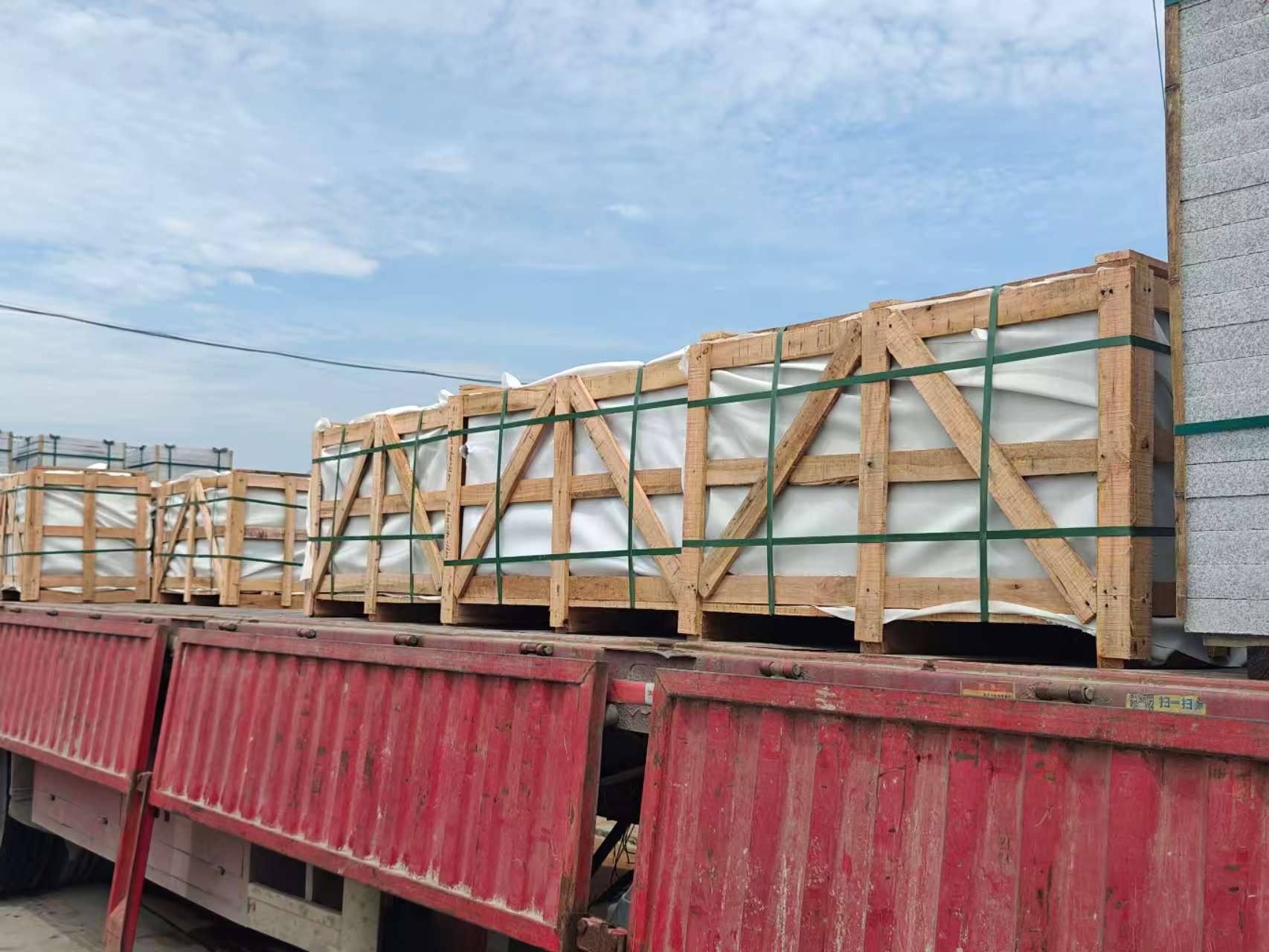 济宁 芝麻白花岗岩地铺石出口专车-泰国游