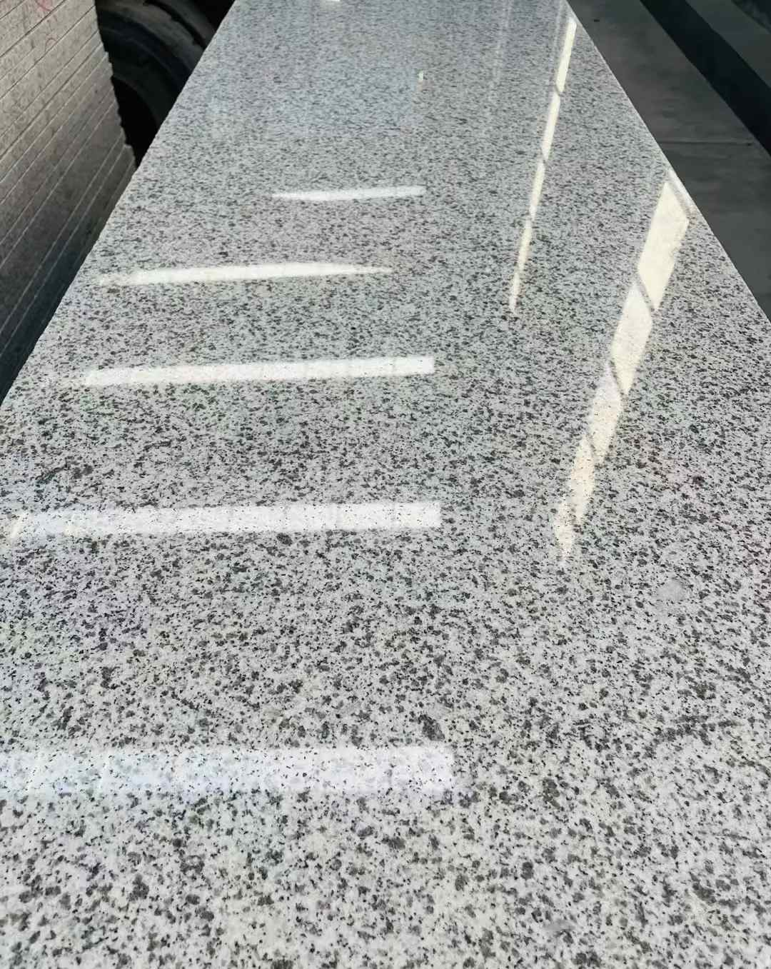 济宁 白麻花岗岩光面毛板