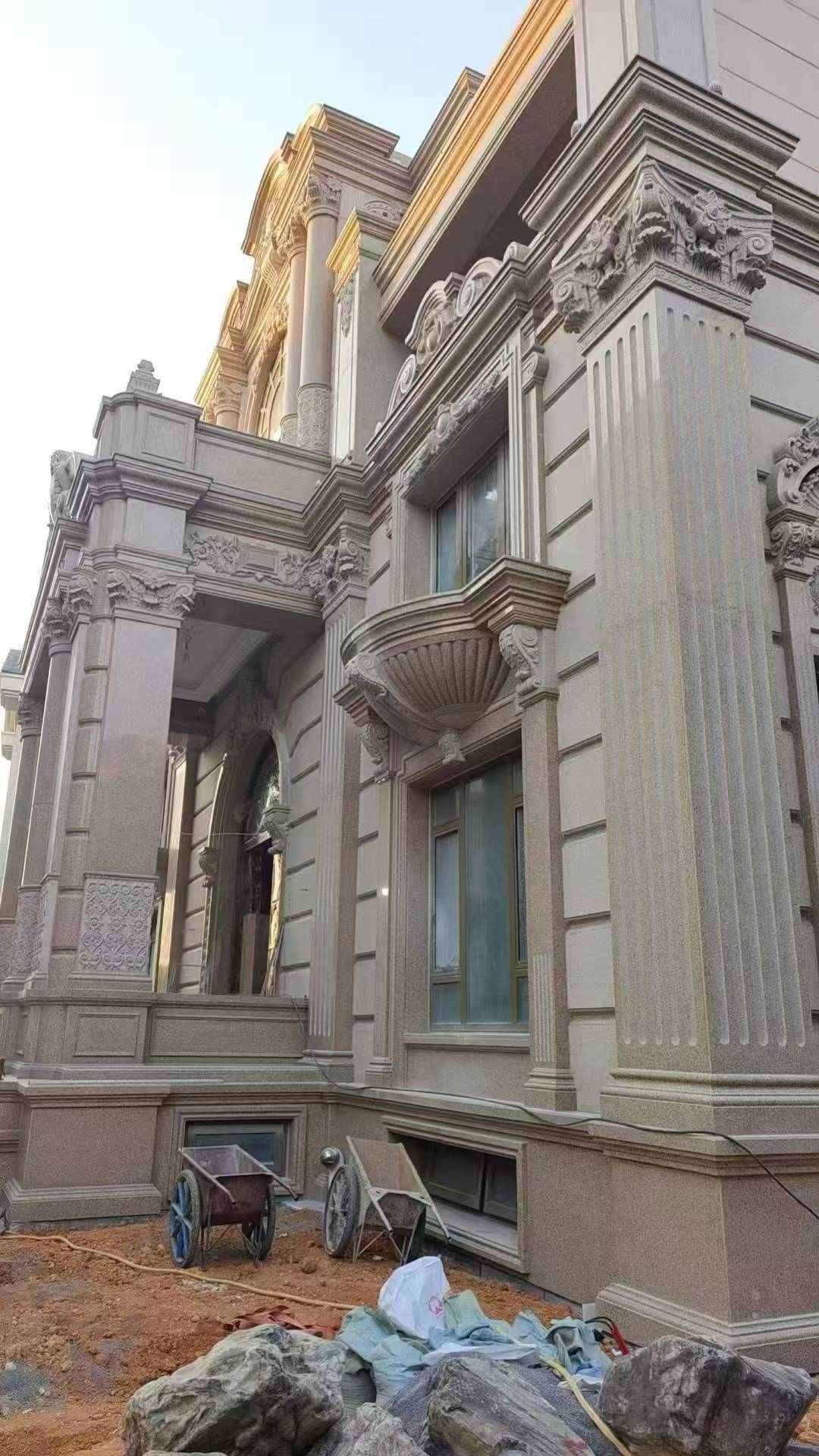 济宁 黄金麻花岗岩光面别墅外墙干挂施工完成