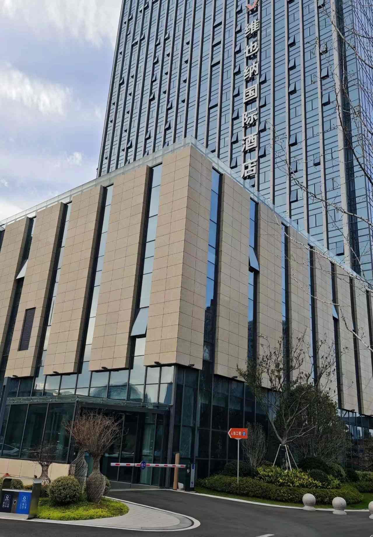 济宁 黄金麻花岗岩外墙干挂