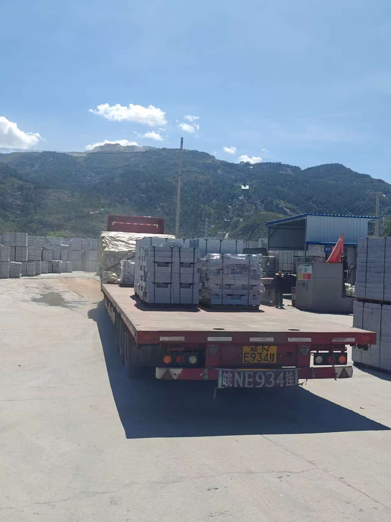 济宁 芝麻白仿形路沿石，直形路沿石