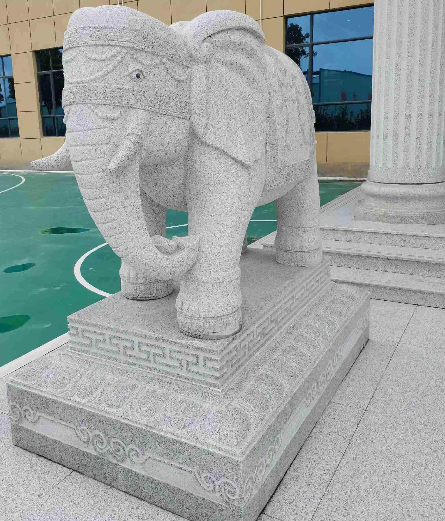 济宁 白麻花岗岩动物异形石雕-大象