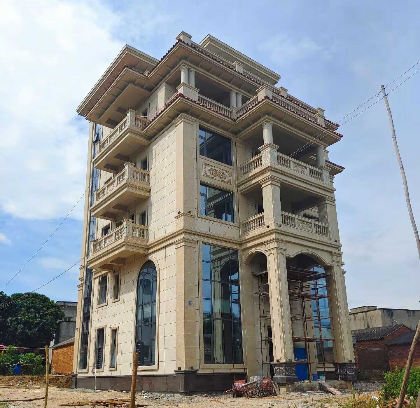 济宁 黄金麻花岗岩石材别墅外墙干挂搭配（雕花栏杆花瓶柱门楼罗马柱）