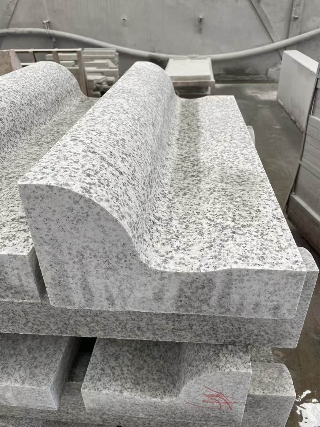 济宁 白麻花岗岩S型路沿石，路侧石，马路牙子等